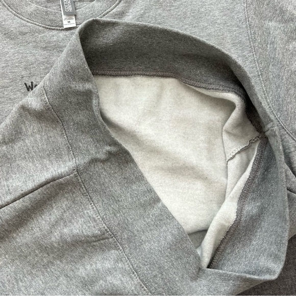 NWOT LOONEY TUNES SUPER TV SATURDAY MORNING CREWNECK SWEATSHIRT - Picture 2 of 10